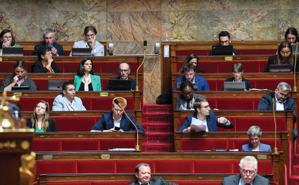 Covid: le Parlement vote la fin des mesures d'exception, un contrôle aux frontières reste possible