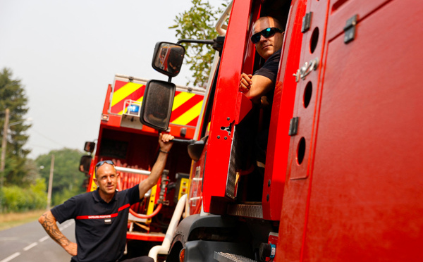 Isère: 80 hectares brûlés, feu toujours en cours