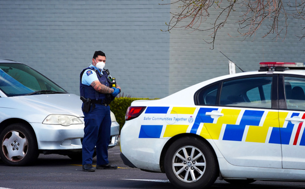 Nouvelle-Zélande: les restes de deux enfants retrouvés dans des valises vendues aux enchères