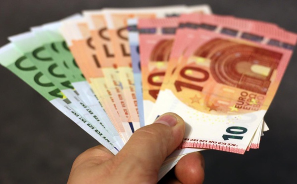 L'euro au plus bas en 20 ans face au dollar, plombé par le gaz européen