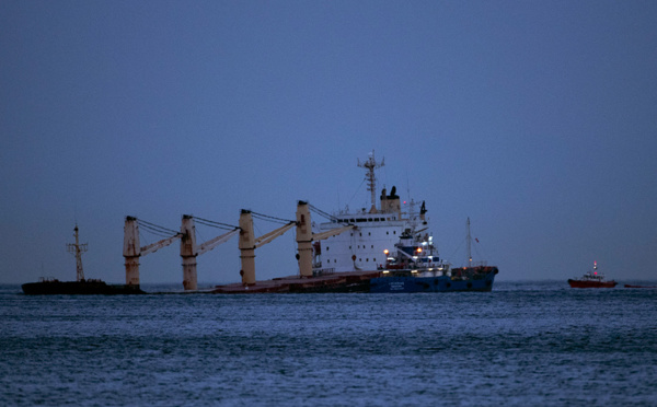 Fuite de fioul au large de Gibraltar après une collision entre deux cargos