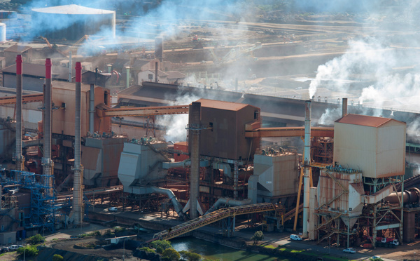 Nickel: une centrale électrique flottante acheminée en Nouvelle-Calédonie par la SLN