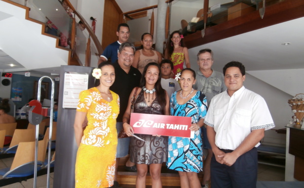 Remise des prix jeux Séjours dans les îles Ua reva Tatou