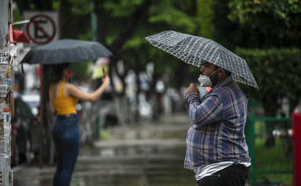 L'ouragan Kay rétrogradé en tempête tropicale en touchant terre au Mexique