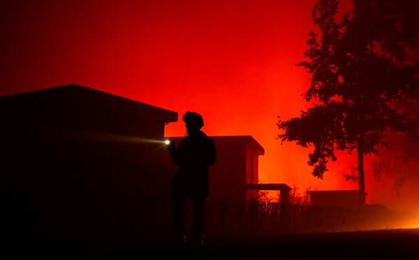 Incendie en Gironde: progression du feu ralentie, plus de 3.600 hectares brûlés