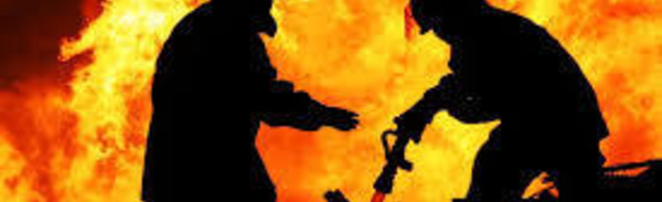 Un fare détruit par les flammes à Tiarei