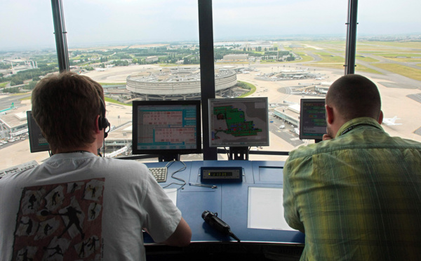 Grève des aiguilleurs: fortes perturbations dans le ciel français