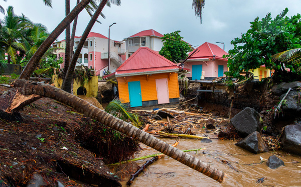 Tempête Fiona: la Guadeloupe constate les dégâts, Paris annonce de l'aide