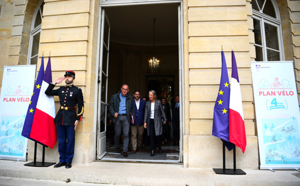 Borne reçoit les groupes parlementaires avant une session sous haute tension