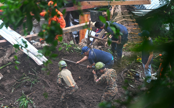 Salvador: sept morts dans des glissements de terrain