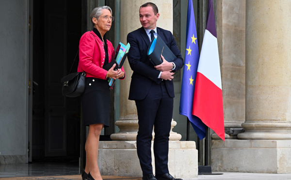 Le gouvernement présente un budget "de protection", sans les retraites