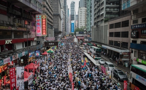 Hong Kong: Près de 800.000 participants au référendum sur la liberté de vote