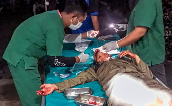 Un mort et des dizaines de blessés dans un séisme à Sumatra, en Indonésie