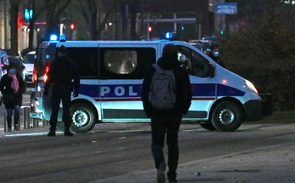Course poursuite à Grenoble: une jeune femme de 18 ans tuée dans des tirs avec les policiers