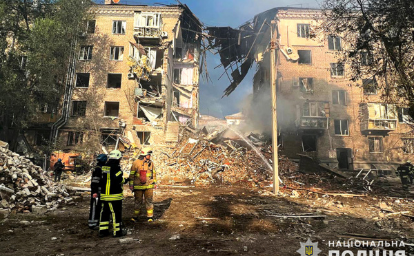 Nouvelles frappes russes contre l'Ukraine avant un G7 d'urgence