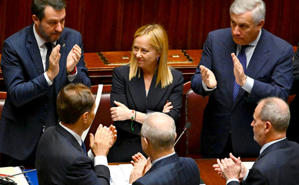 Meloni dément être fasciste et ancre l'Italie dans l'UE et l'Otan