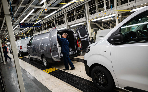 UE: accord "historique" pour la fin des moteurs thermiques en 2035