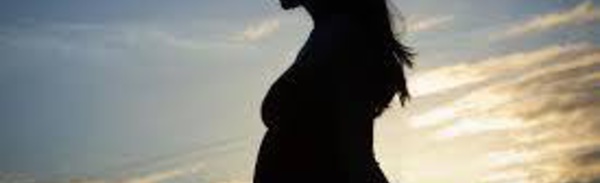 Thaïlande: un couple australien abandonne un bébé trisomique à sa mère porteuse