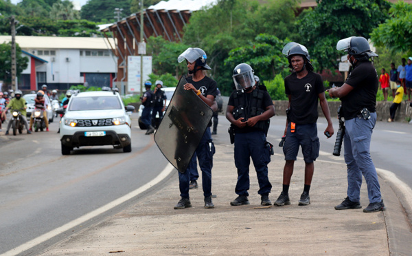 Mayotte: un mort et des blessés à la machette sur fond de guerres de territoires