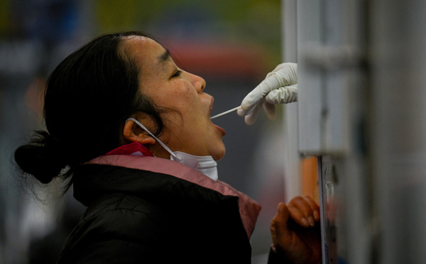 Covid: la Chine annonce deux nouveaux morts, hausse des cas