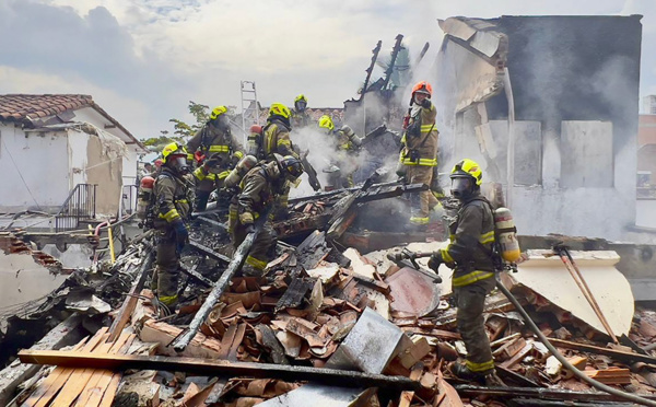 Colombie: huit morts dans le crash d'un avion sur un quartier de Medellin