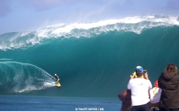 Surf Professionnel : Manoa Drollet monte au créneau pour valoriser les surfeurs locaux et voudrait créer une association.
