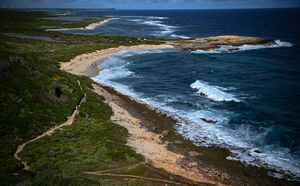 En Guadeloupe, les communes littorales cherchent les outils pour résister à la montée des eaux