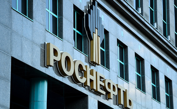 Prix plafond: Poutine menace l'Occident de "réduire la production" de pétrole russe