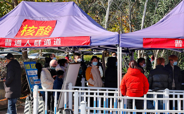 Les cas de Covid explosent en Chine mais "impossible" de les dénombrer