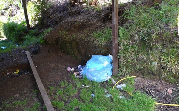 Le mont Aorai devient un dépotoir : il y a urgence à agir