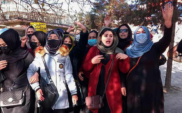 Afghanistan : les universités interdites aux filles car elles ne respectaient pas le code vestimentaire
