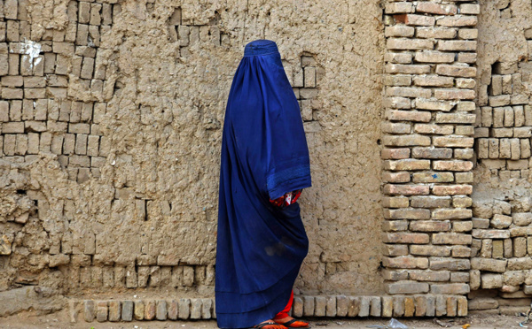 Afghanistan: interdites de travailler avec des femmes, des ONG suspendent leurs activités