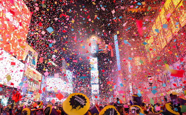 Le monde passe en 2023 après une année de turbulences