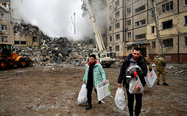 Ukraine: bilan alourdi à Dnipro, l'Otan annonce davantage d'armes lourdes