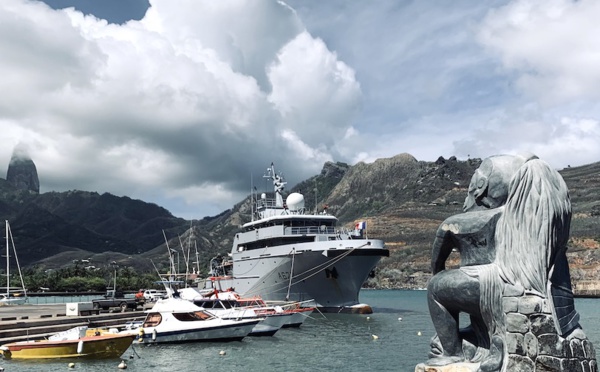 Le Bougainville en escale à Ua Pou