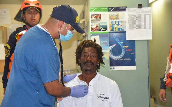 Un naufragé survit 24 jours avec une bouteille de ketchup