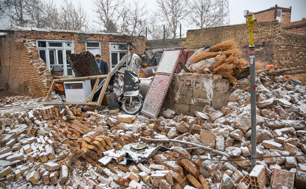 Un séisme en Iran fait trois morts et plus de 800 blessés