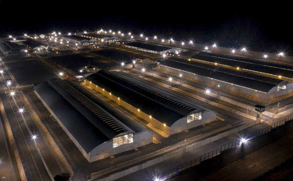 Le président salvadorien Bukele vante sa gigantesque prison pour 40.000 criminels présumés