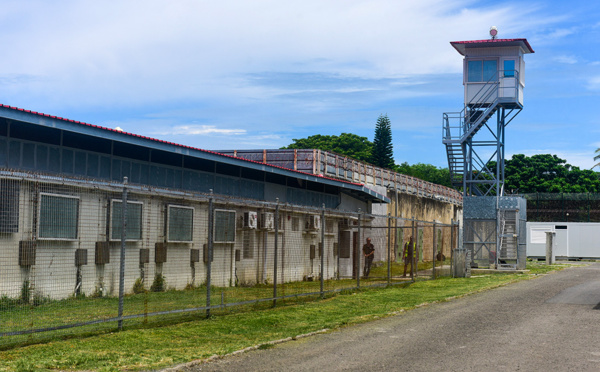 En Nouvelle-Calédonie, une prison aux cellules insalubres et surpeuplées