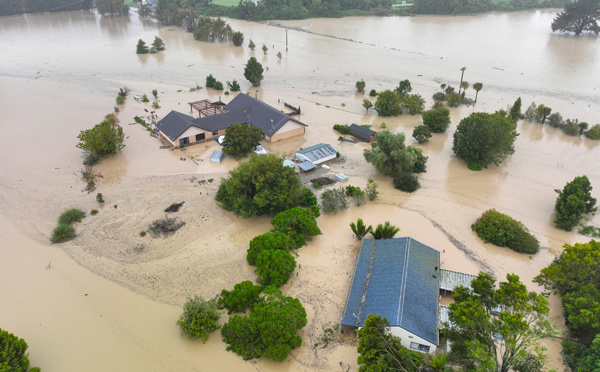 Cyclone en Nouvelle-Zélande : 4 morts, 300 personnes secourues sur les toits