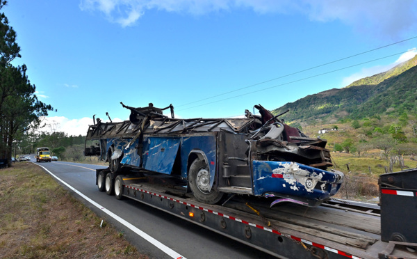 Au moins 39 morts dans l'accident d'un car de migrants au Panama