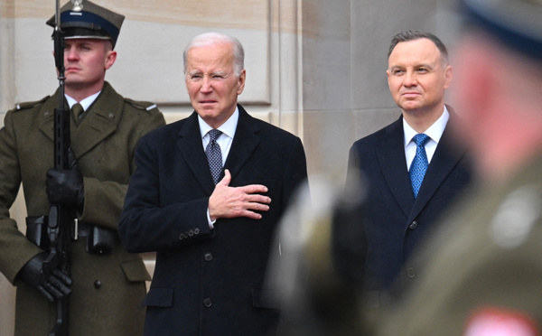 Visite surprise à Kiev de Biden qui promet plus d'aide militaire