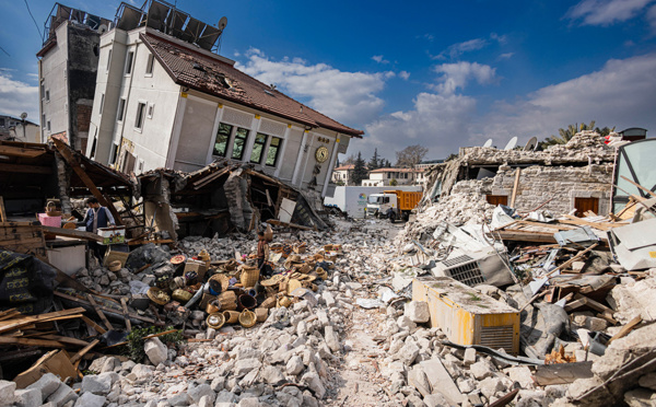 Turquie: six morts de plus dans les décombres après un nouveau séisme