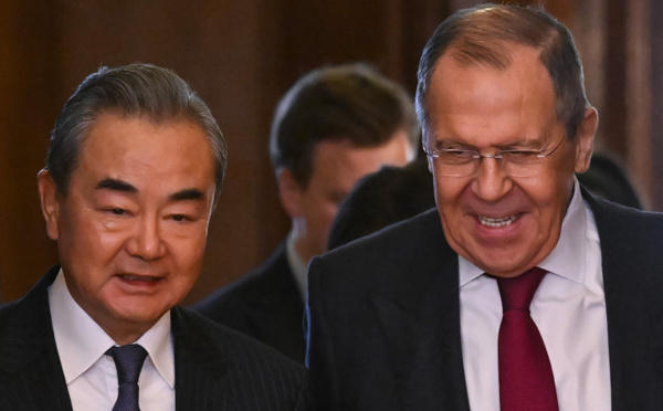 Ukraine: Moscou et Pékin affichent leur entente, en plein suspense autour d'un plan de paix chinois