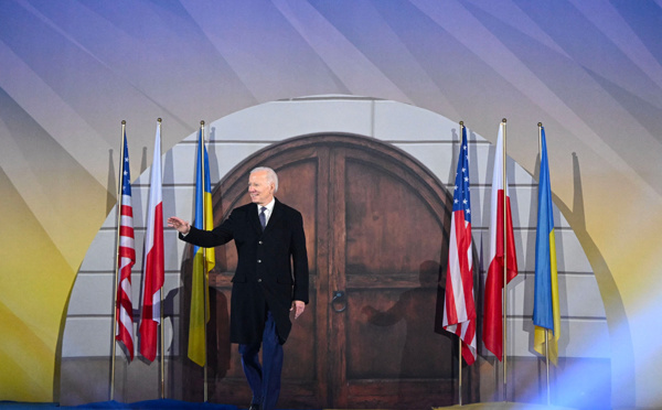 Face à Poutine, Biden rassure à Varsovie les dirigeants d'Europe de l'Est