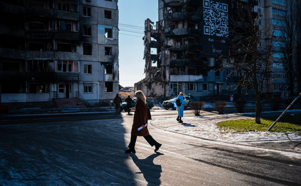 Ukraine: de Boutcha à Kramatorsk, l'hommage aux morts de la guerre