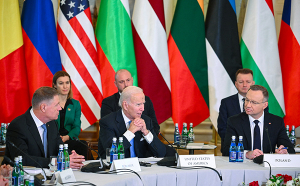 Le G7 va appeler à s'abstenir de toute aide militaire à Moscou, annonce Tokyo