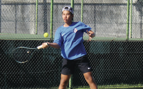 Dragon survole les Championnats jeunes de tennis