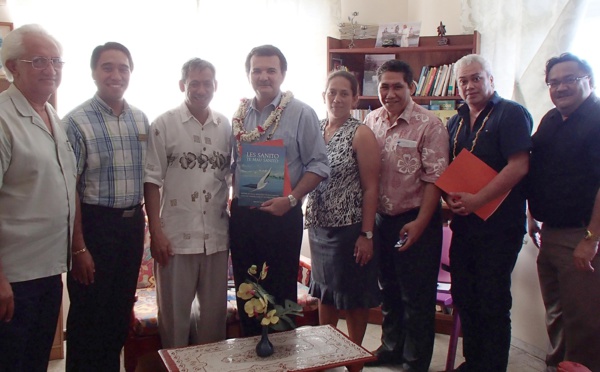 René Temeharo rencontre le pasteur Pasoti Lee