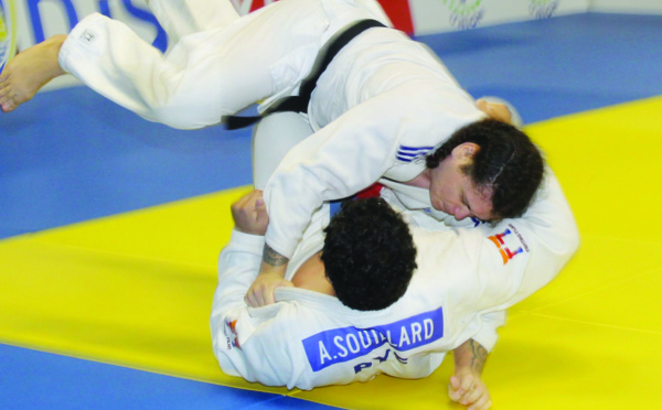 Large revue d’effectifs aux Championnat de Polynésie de judo